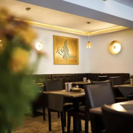 Altstadthotel 3*